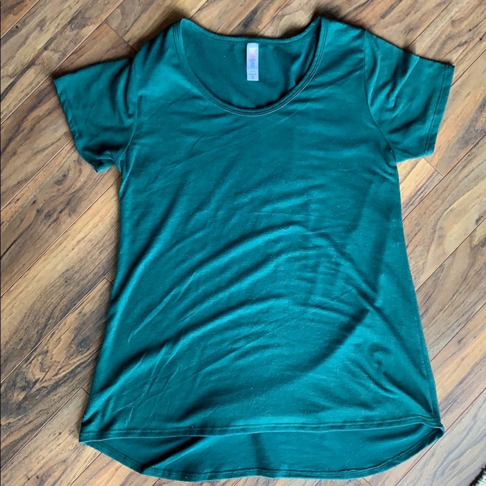 Green LuLuRoe top.